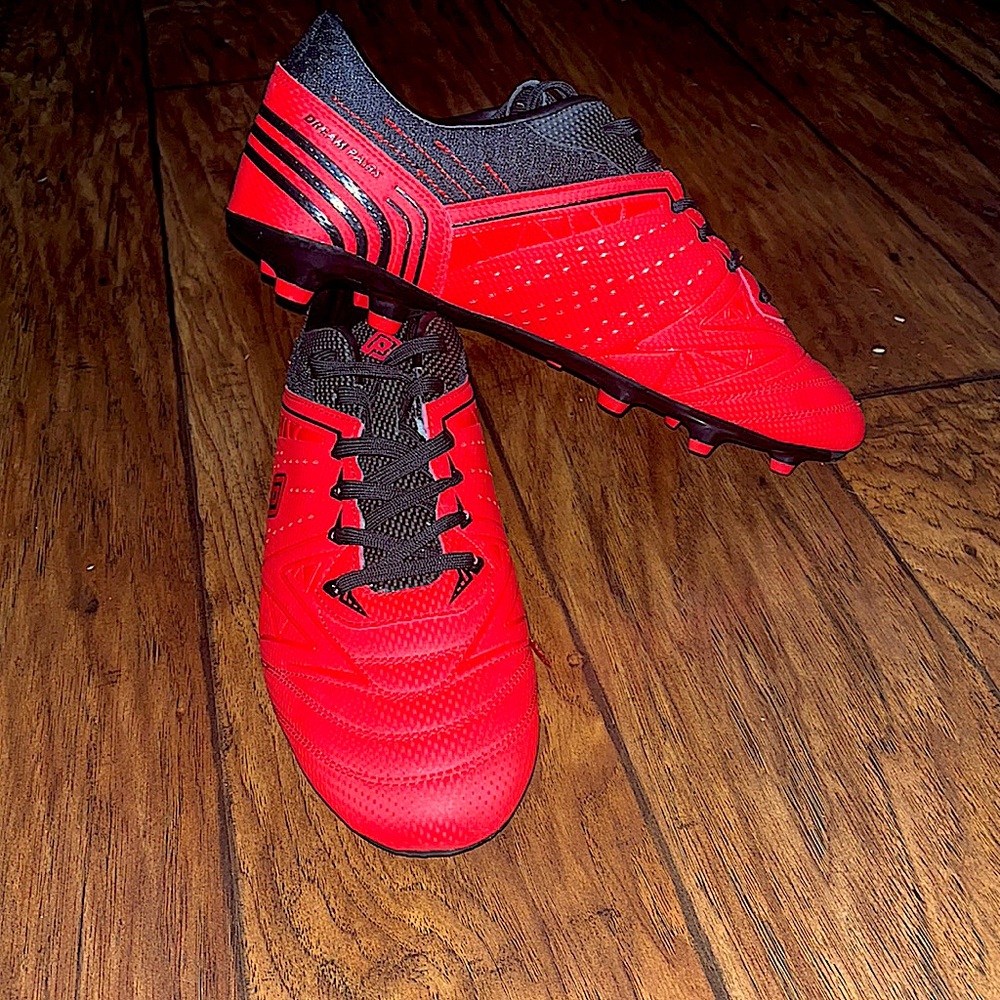 Untouched in my closet never wore them at all had no use to them collecting dust